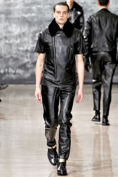 Look 26